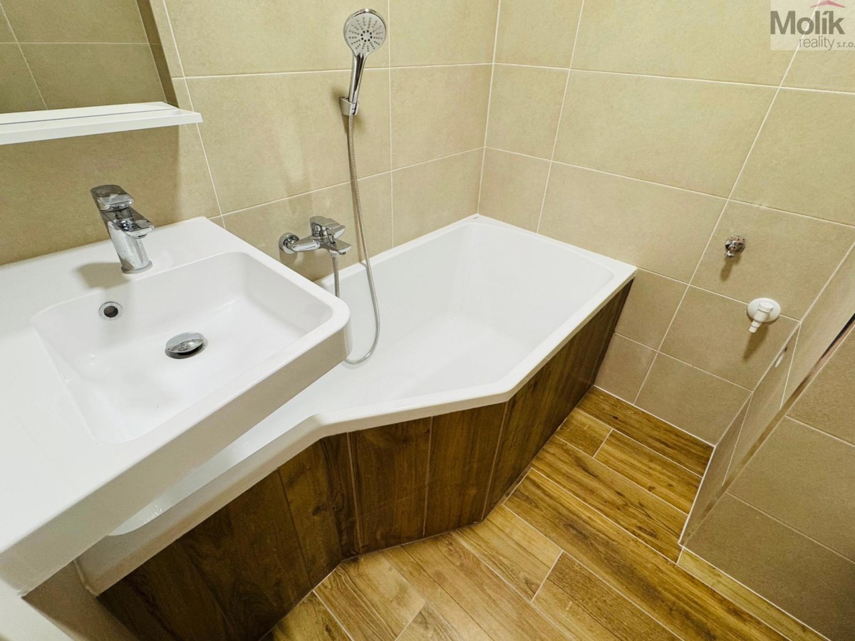 Pronájem bytu · 2+kk · 40 m²