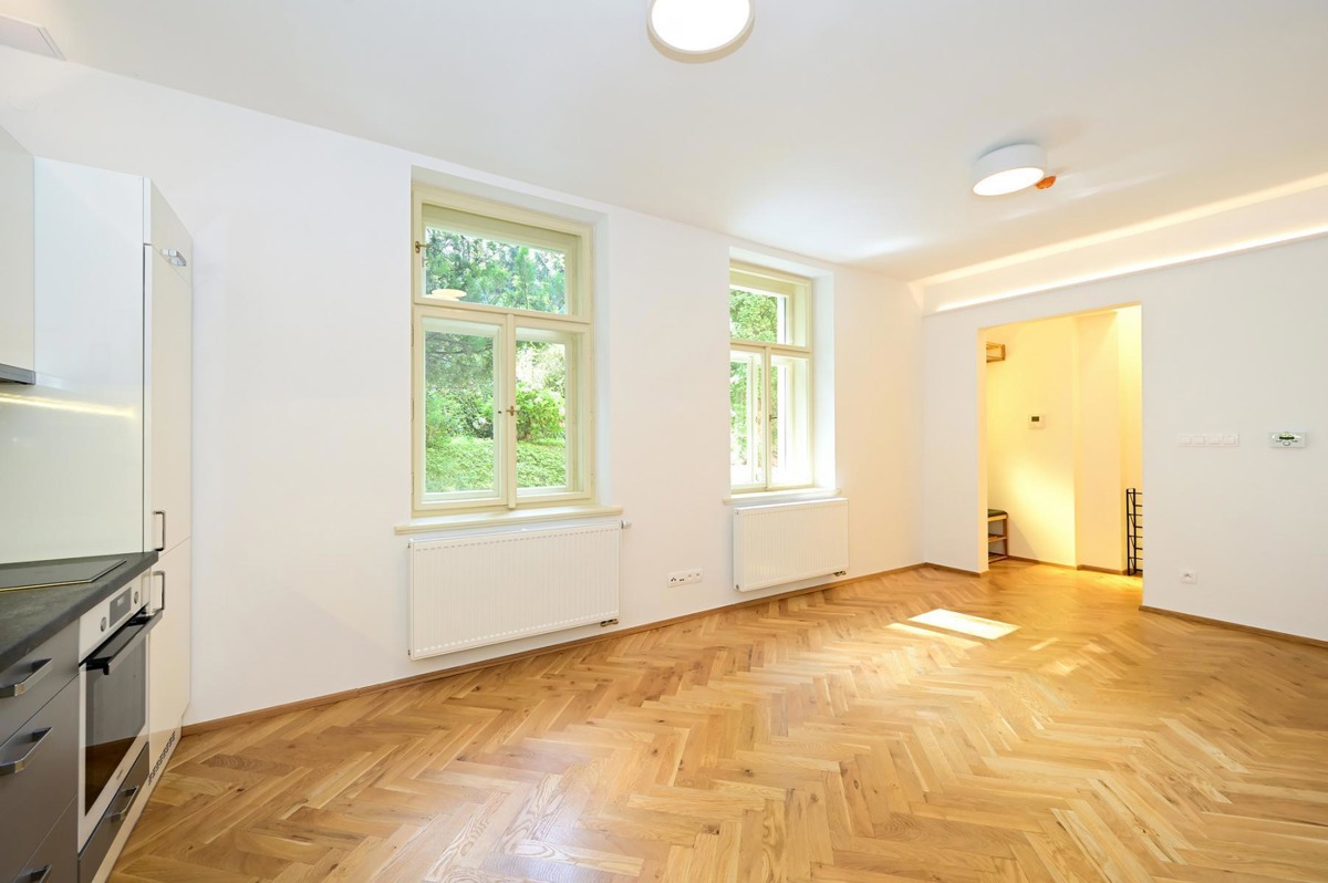 Pronájem bytu · 1+kk · 32 m²