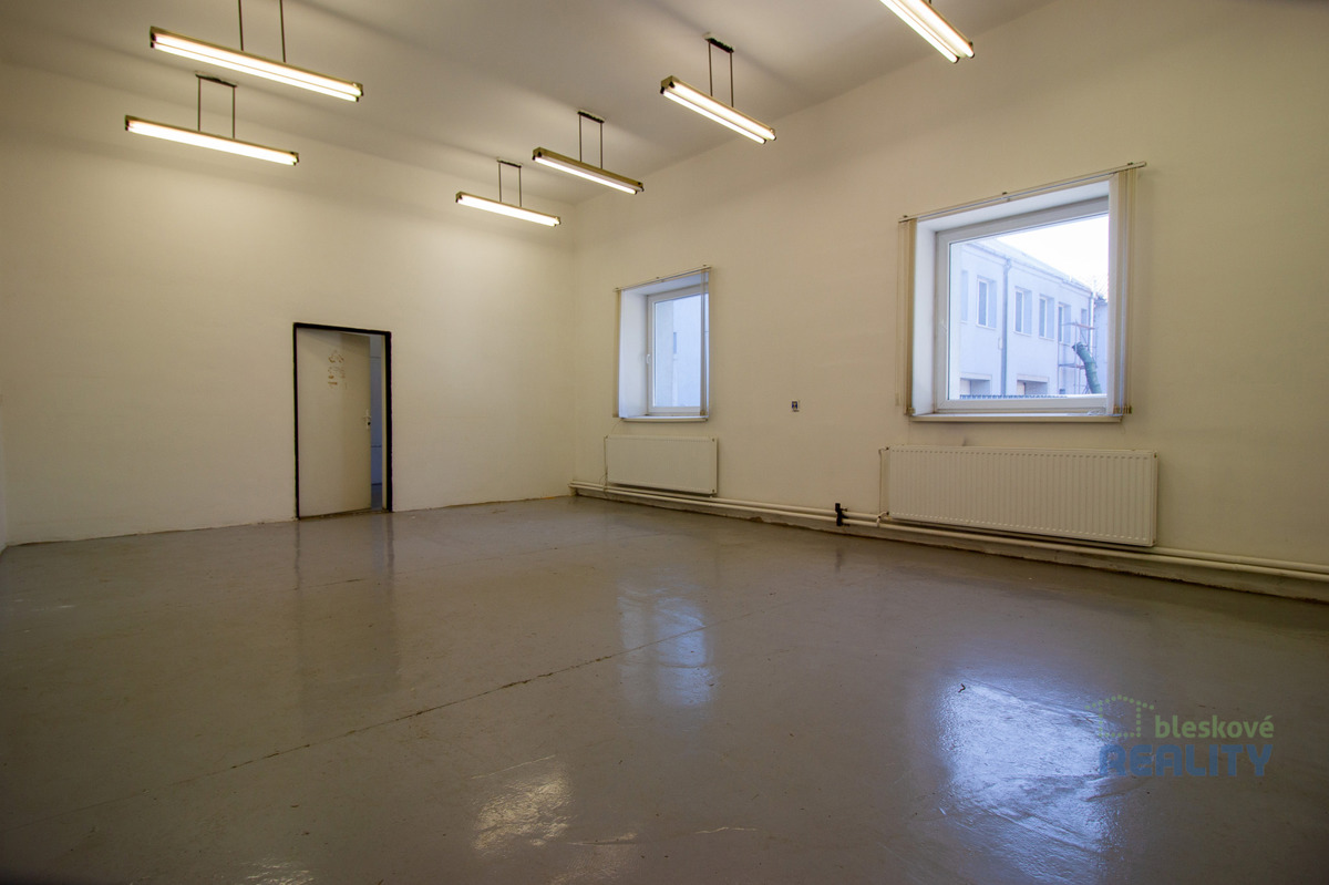 Commercial property for rent · Office · 73 m²