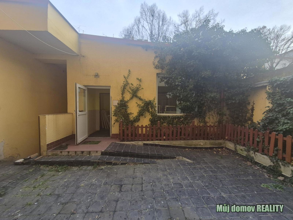 Commercial property for rent · 300 m²