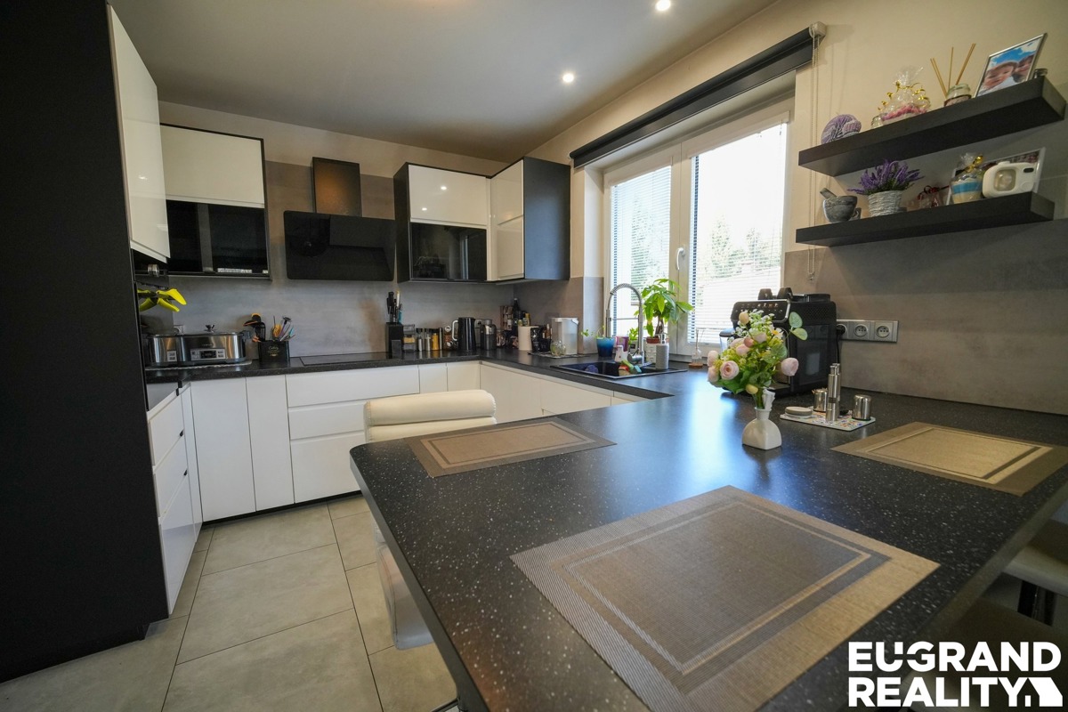 Fotografie 4 - Prodej domu · Rodinný · 216 m² · 5 pokojů