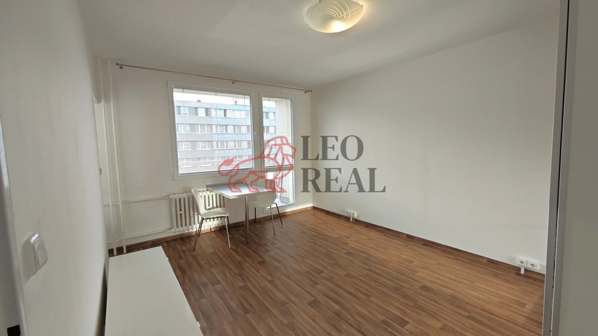 Căn hộ cho thuê · 1+kk · 33 m²