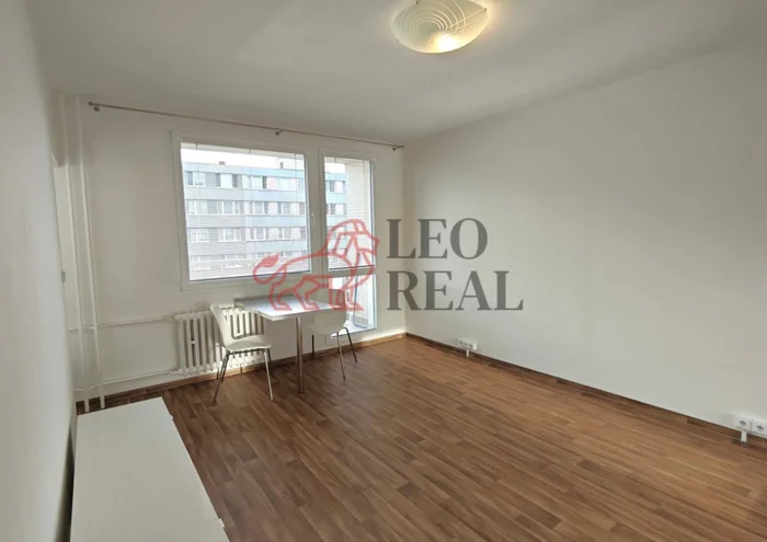 Căn hộ cho thuê · 1+kk · 33 m²