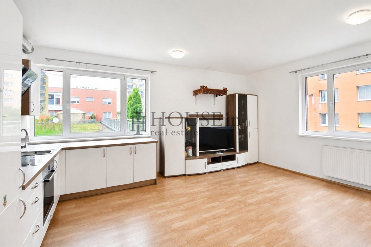 Căn hộ cho thuê · 3+kk · 70 m²