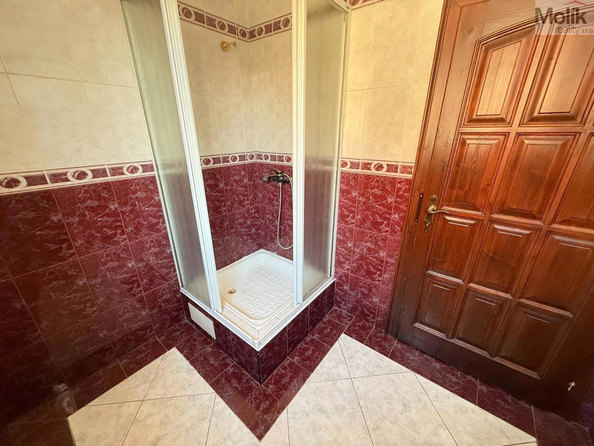 Photo 8/33
