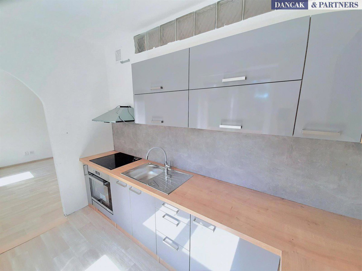 Photo 8/8
