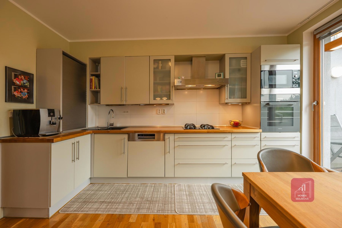 Căn hộ bán · 4+kk · 95 m²