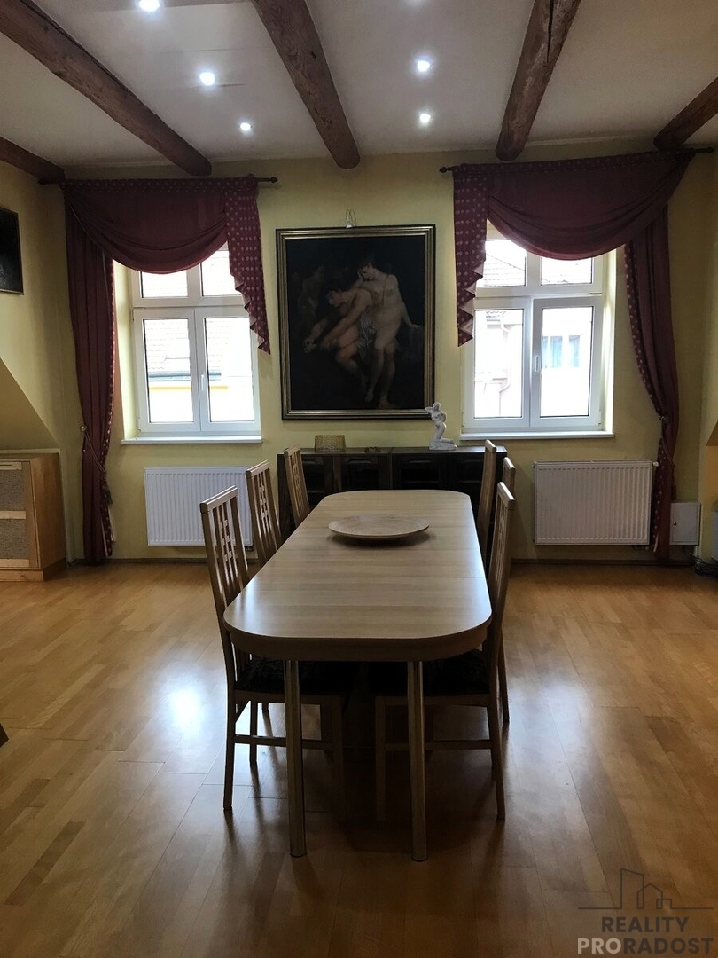 Commercial property for rent · Office · 100 m²
