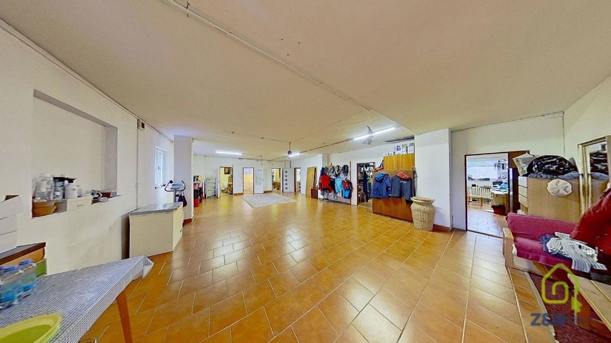 Prodej komerční nemovitosti · Kancelář · 556 m²