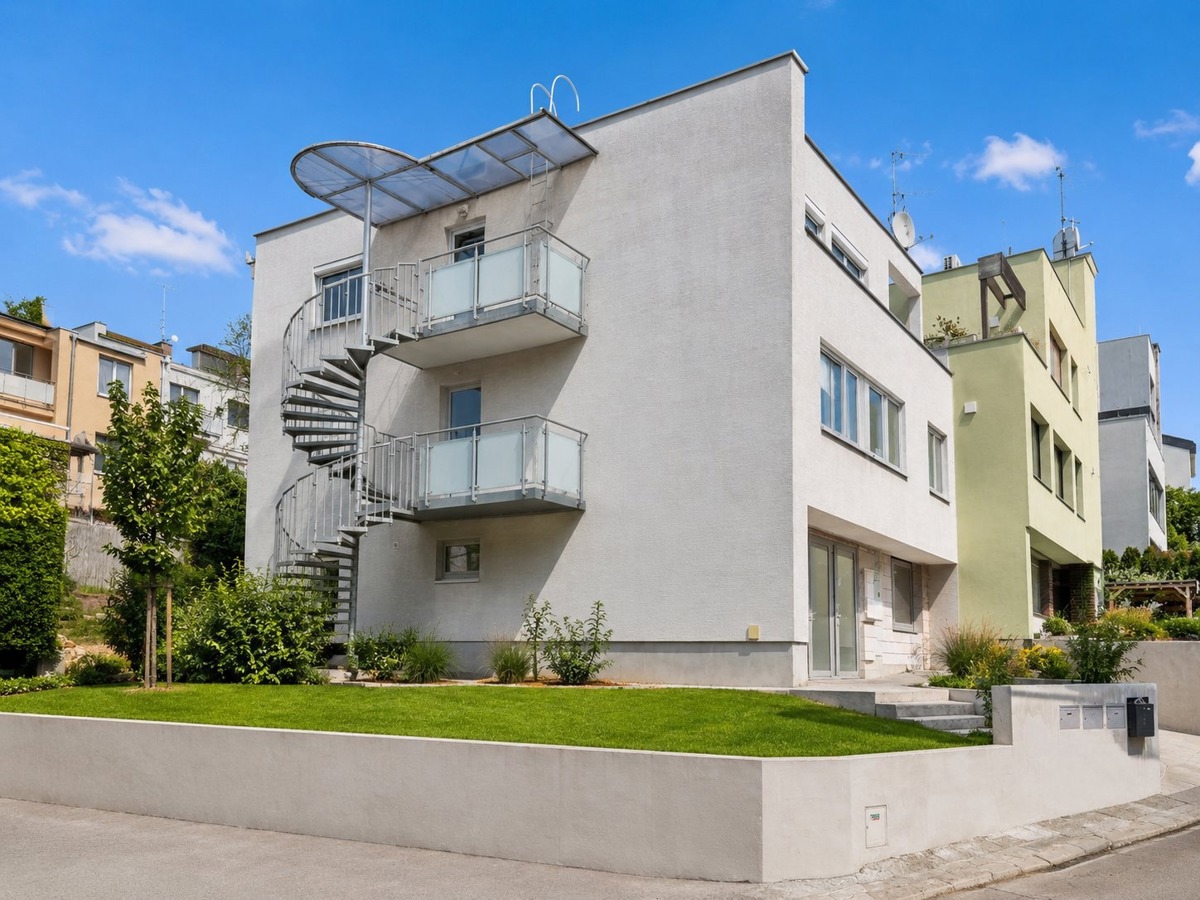 Продаж квартири · 3+kk · 87 m²