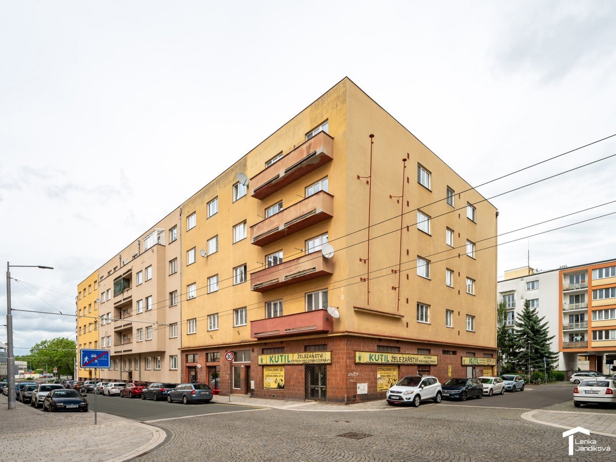 Căn hộ cho thuê · 1+kk · 39 m²