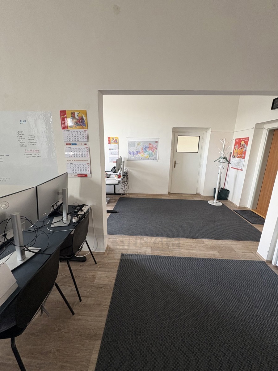 Оренда комерційної нерухомості · Офіс · 71 m²