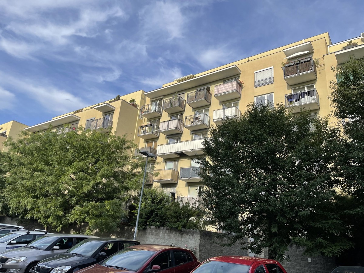 Продаж квартири · 3+kk · 68 m²