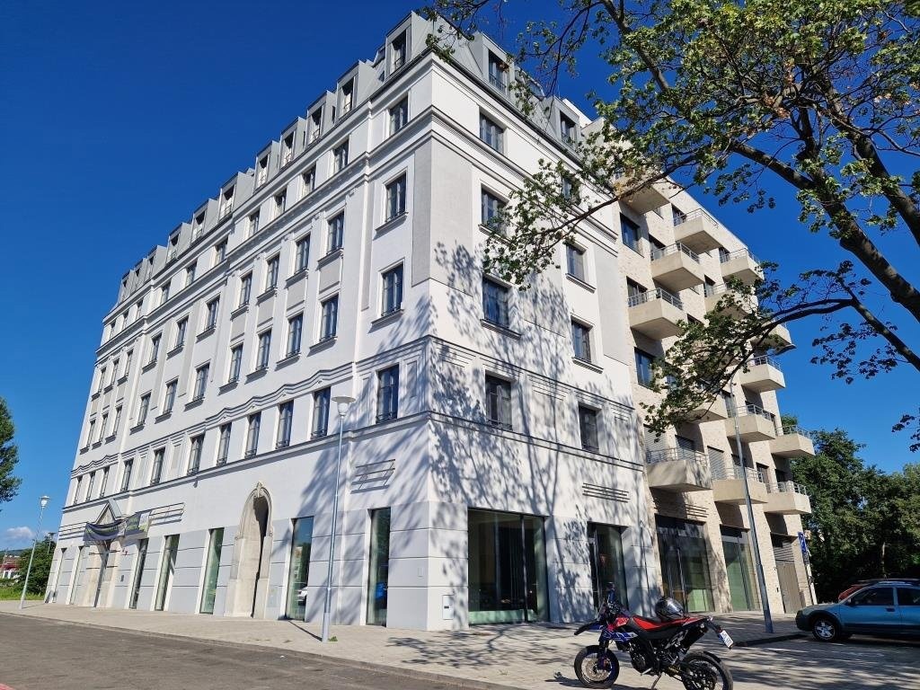Продаж квартири · 2+kk · 62 m²