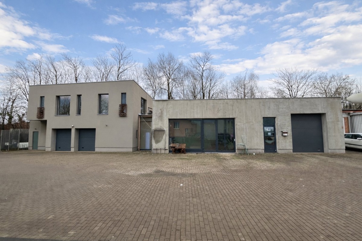 Продажа коммерческой недвижимости · Производственное помещение · 379 m²