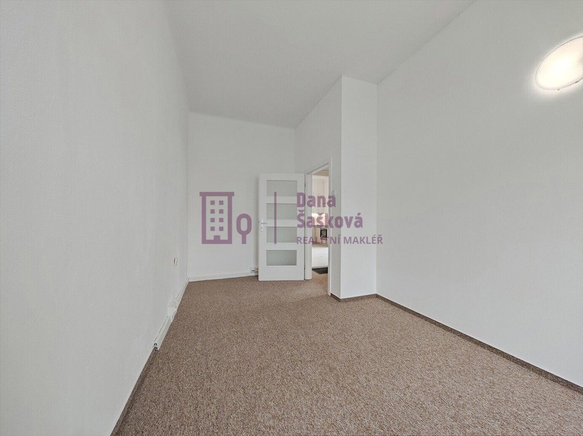 Photo 8/9
