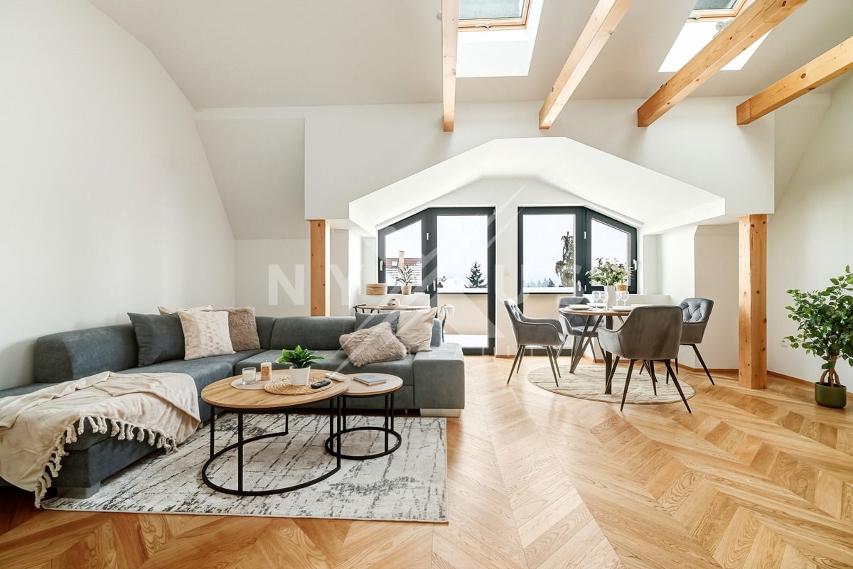 Продаж квартири · 4+kk · 104 m²