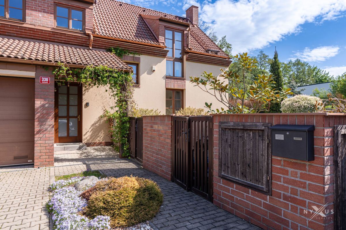 Fotografie 3 - Prodej domu · Rodinný · 250 m² · 5 pokojů