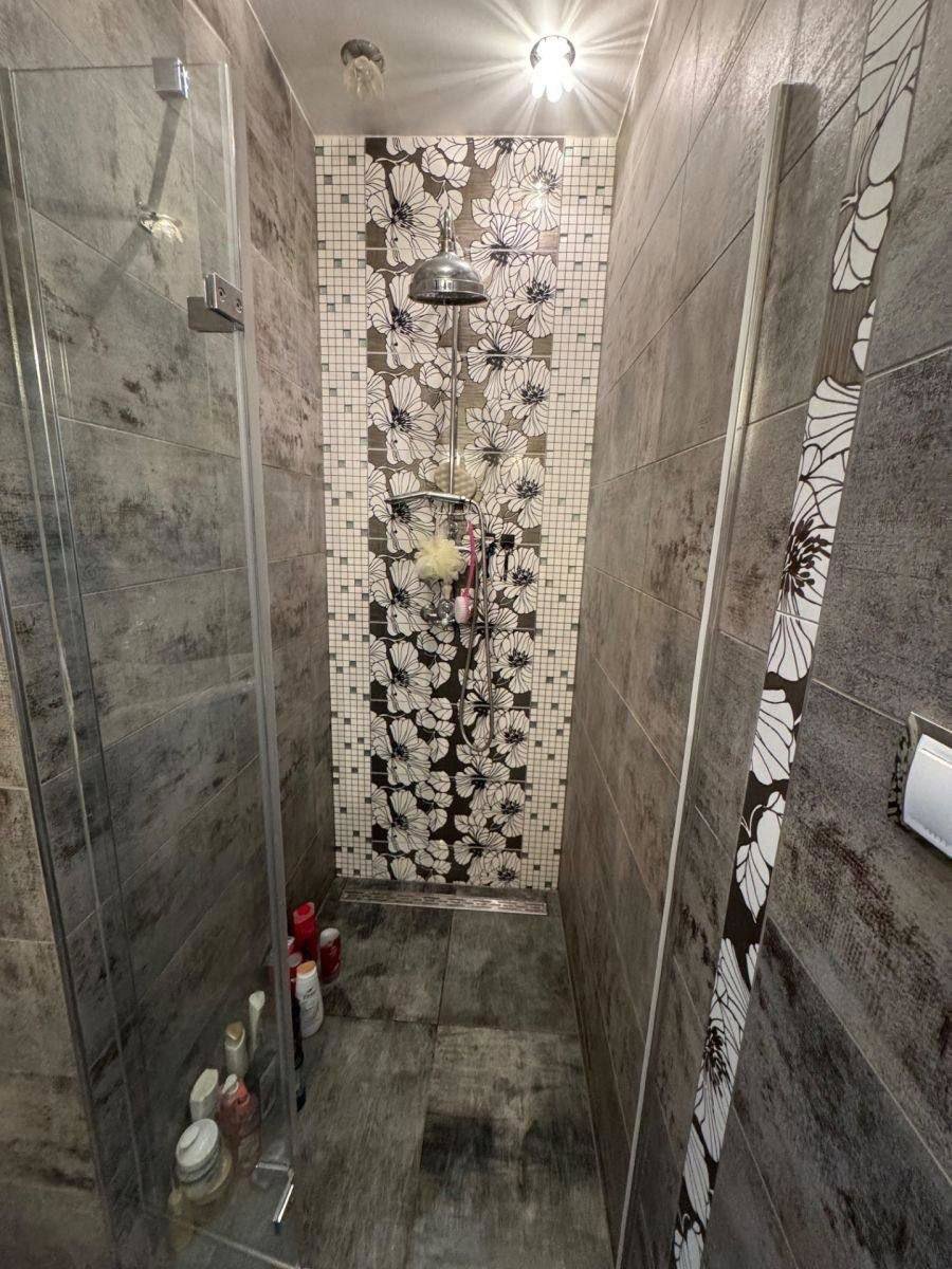 Photo 9/10