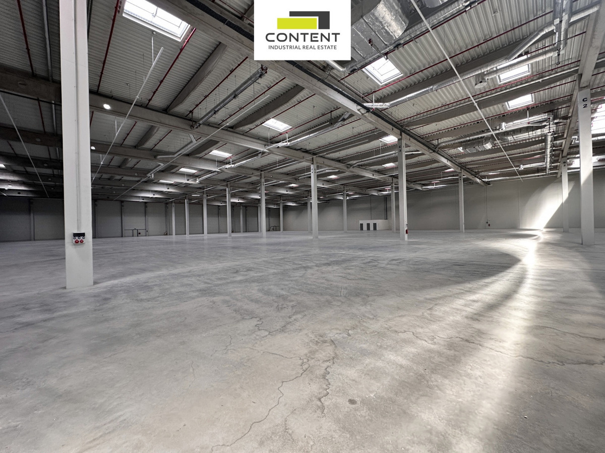 Bất động sản thương mại cho thuê · 8 890 m²