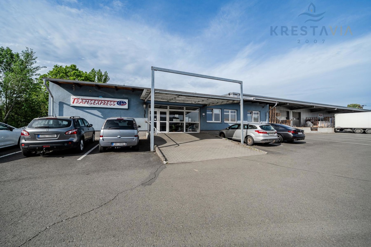 Pronájem komerční nemovitosti · Sklad · 1 300 m²