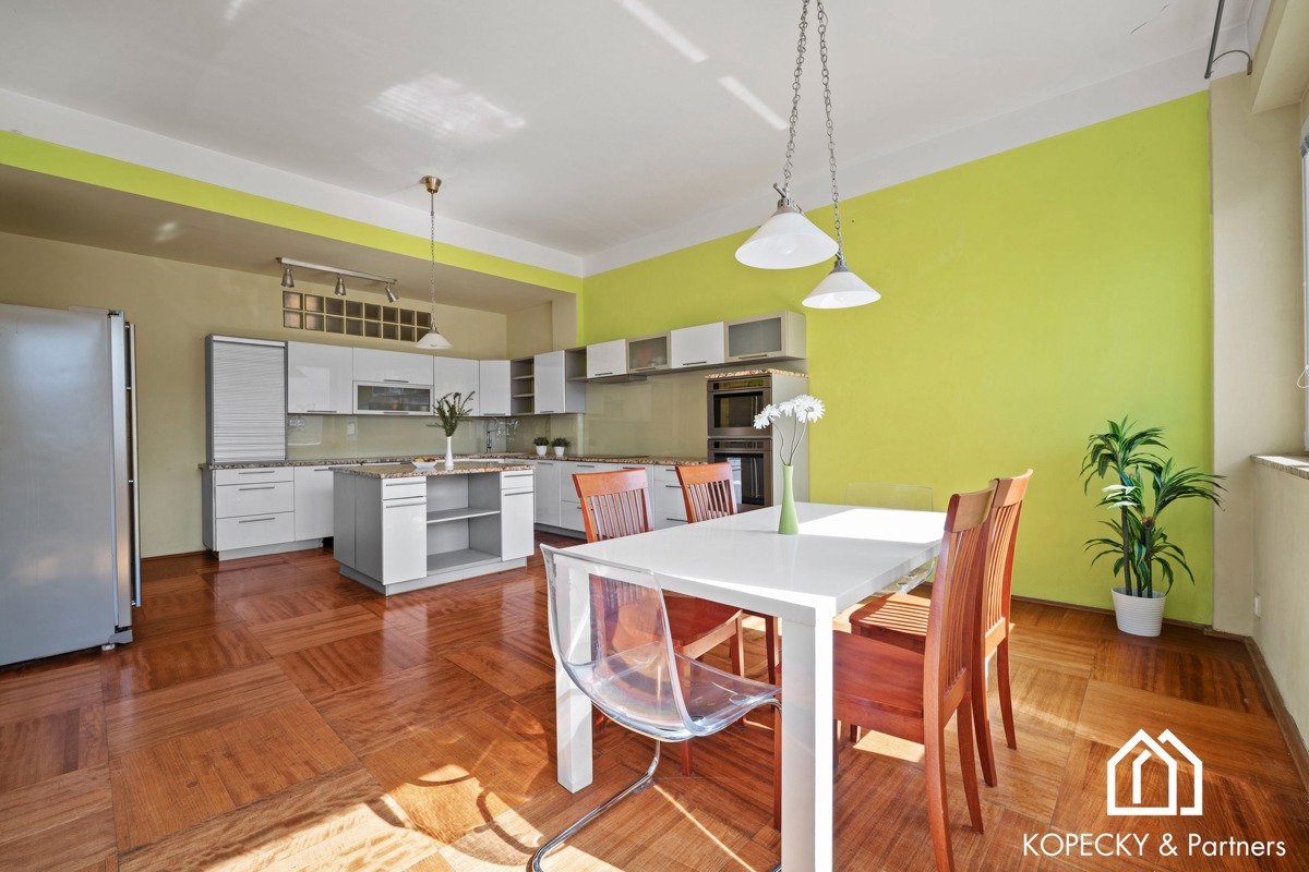 Căn hộ bán · 4+kk · 125 m²
