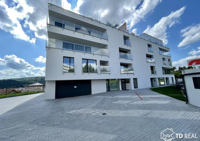 Căn hộ cho thuê · 1+kk · 34 m²