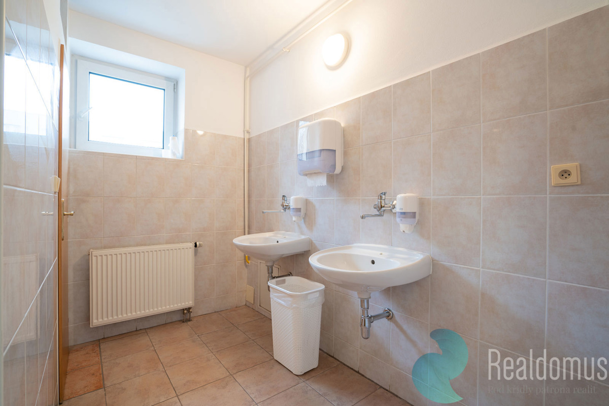 Fotografie 4 - Pronájem komerční nemovitosti · Kancelář · 130 m²