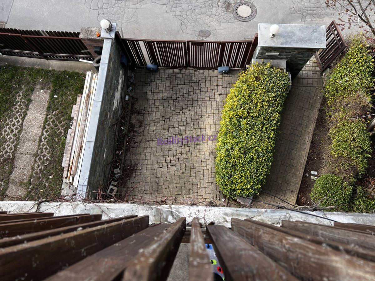 Photo 7/8