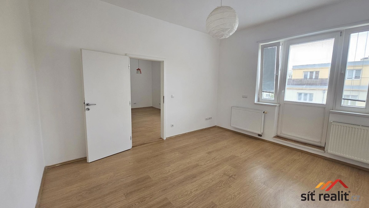 Căn hộ cho thuê · 2+kk · 70 m²