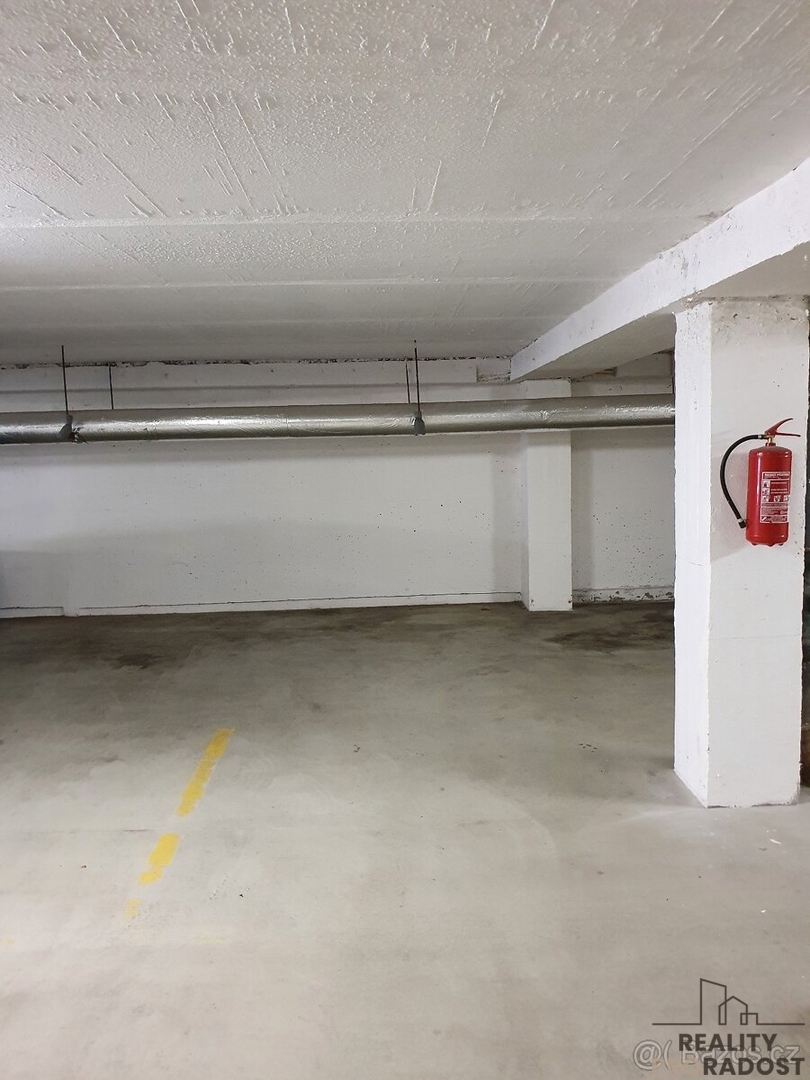 Garage cho thuê · 12 m²