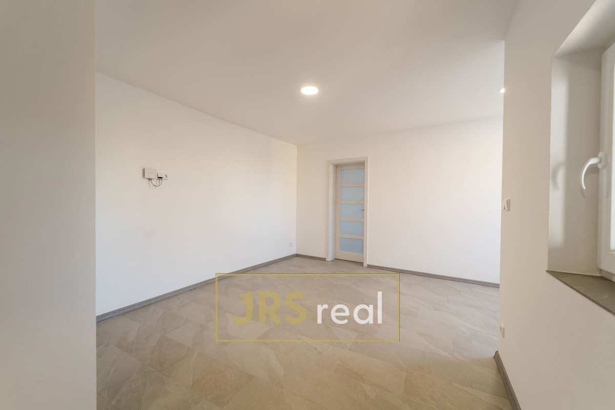 Fotografie 2 - Pronájem bytu · 2+kk · 42 m²