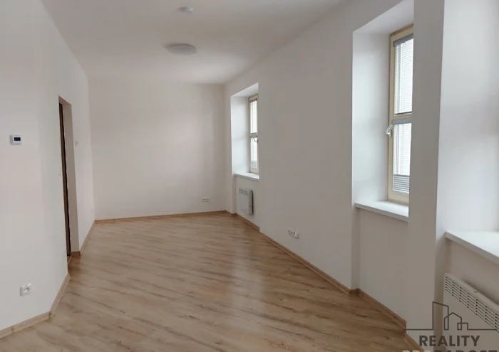 Pronájem bytu · 1+kk · 35 m²