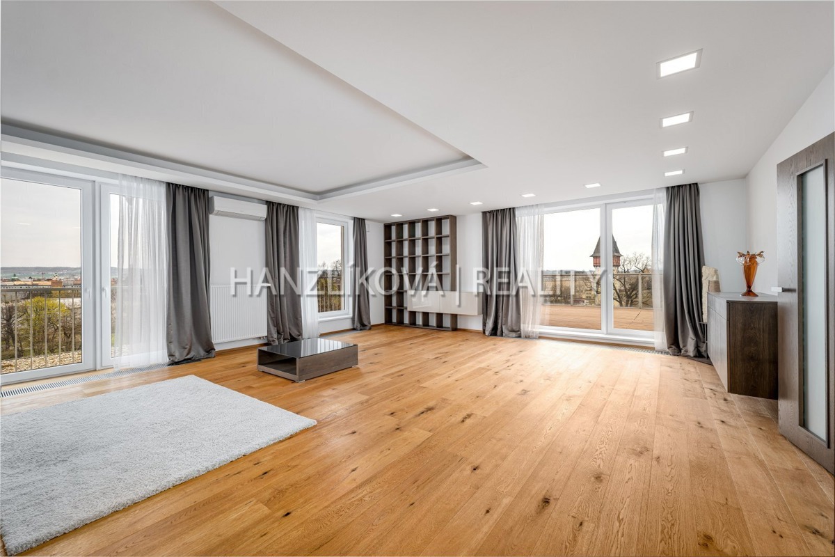Fotografie 3 - Prodej bytu · 303 m²