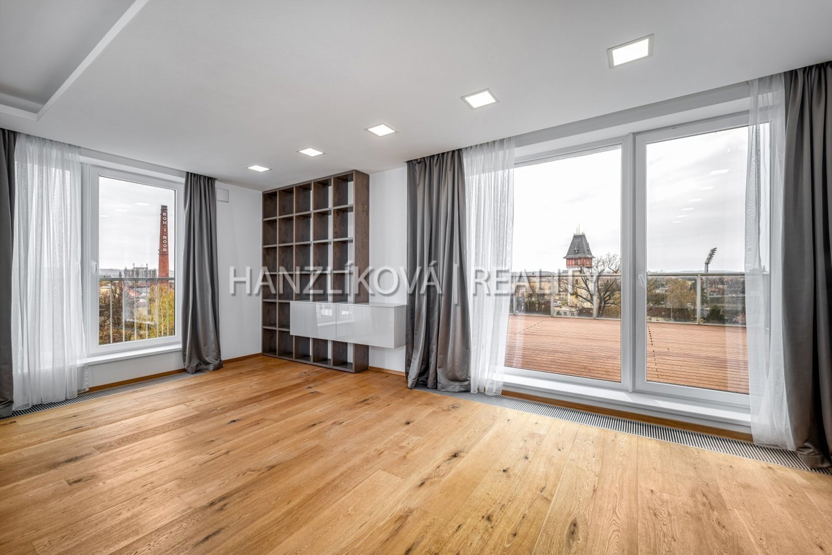 Fotografie 4 - Prodej bytu · 303 m²