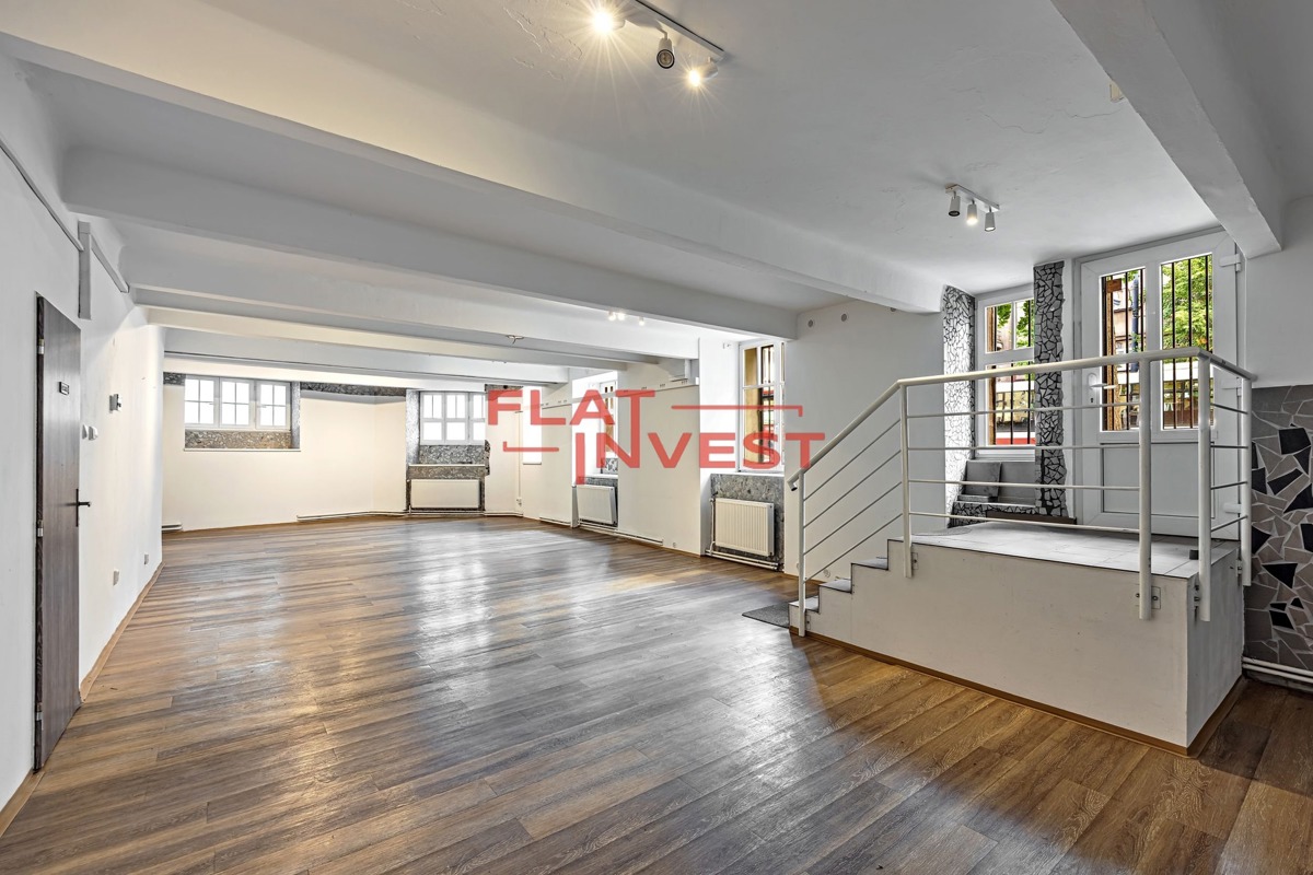 Commercial property for rent · 233 m²