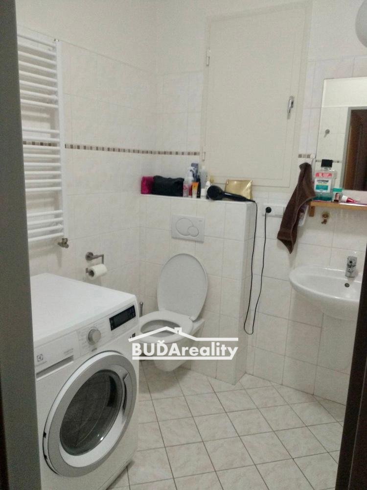 Photo 8/9