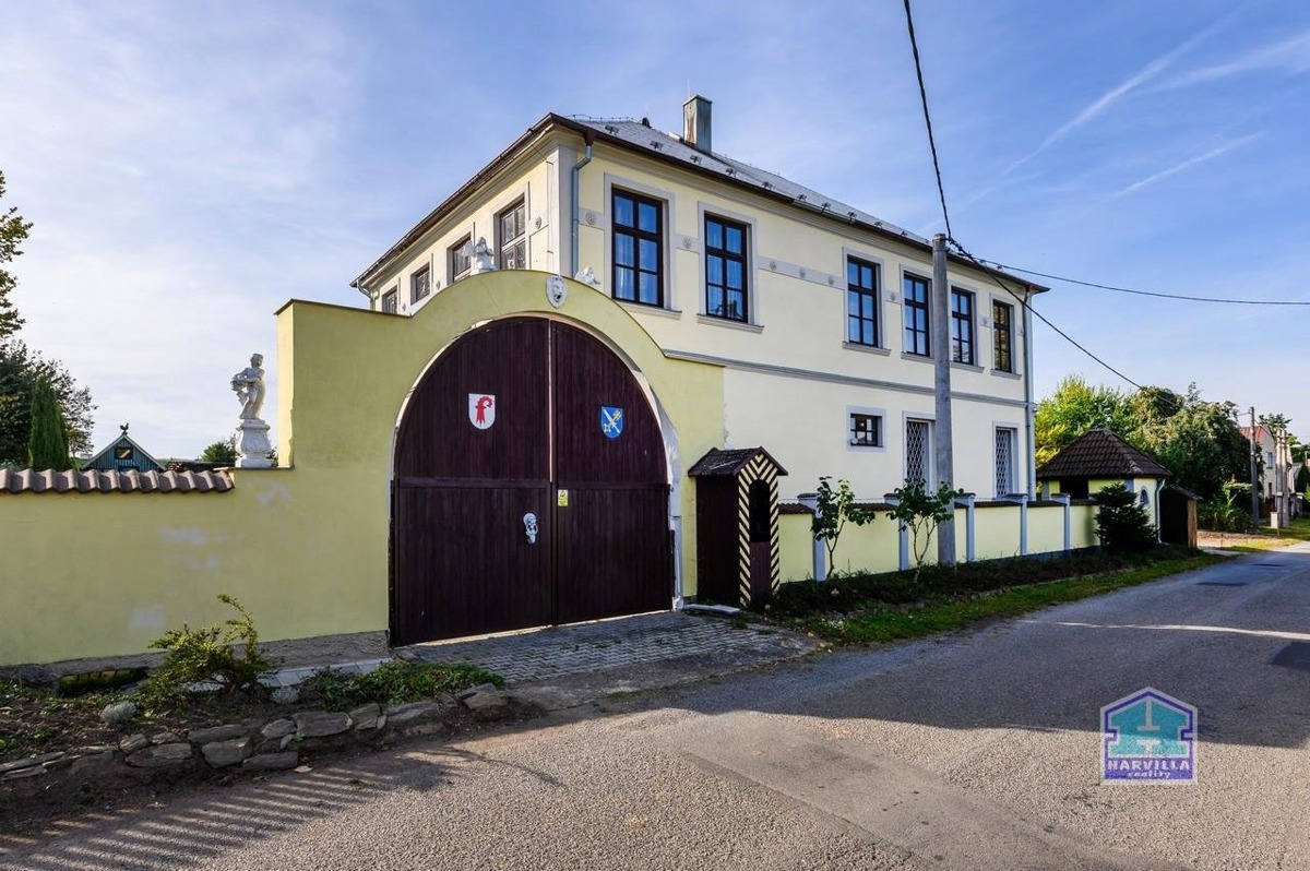 Fotografie 2 - Prodej domu · Rodinný · 310 m² · 5 pokojů