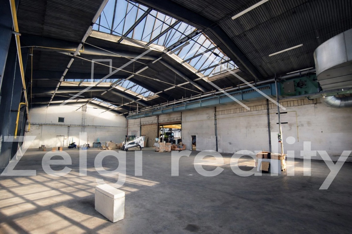 Fotografie 3 - Pronájem komerční nemovitosti · 1 920 m²