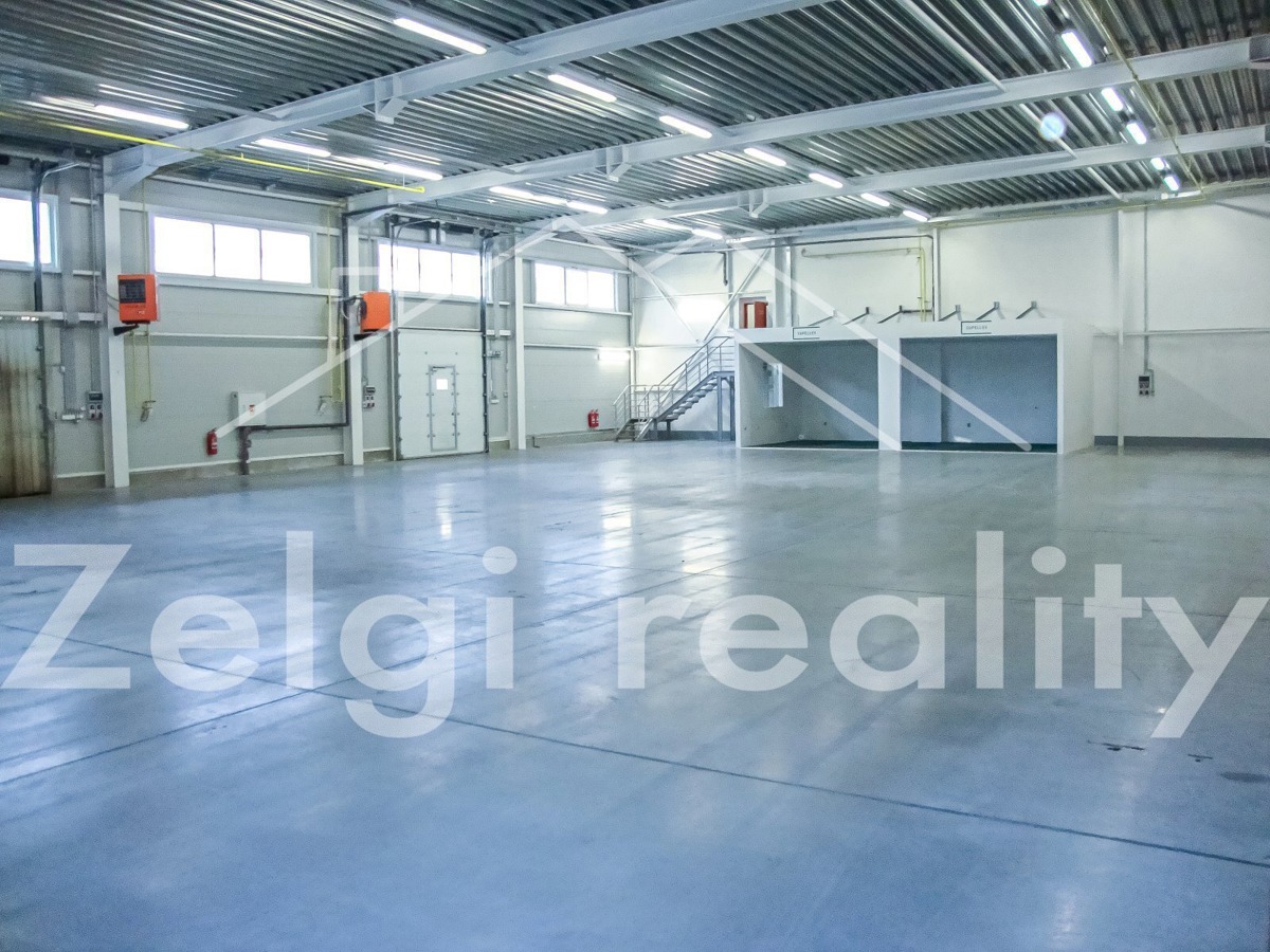 Fotografie 3 - Pronájem komerční nemovitosti · Kancelář · 600 m²