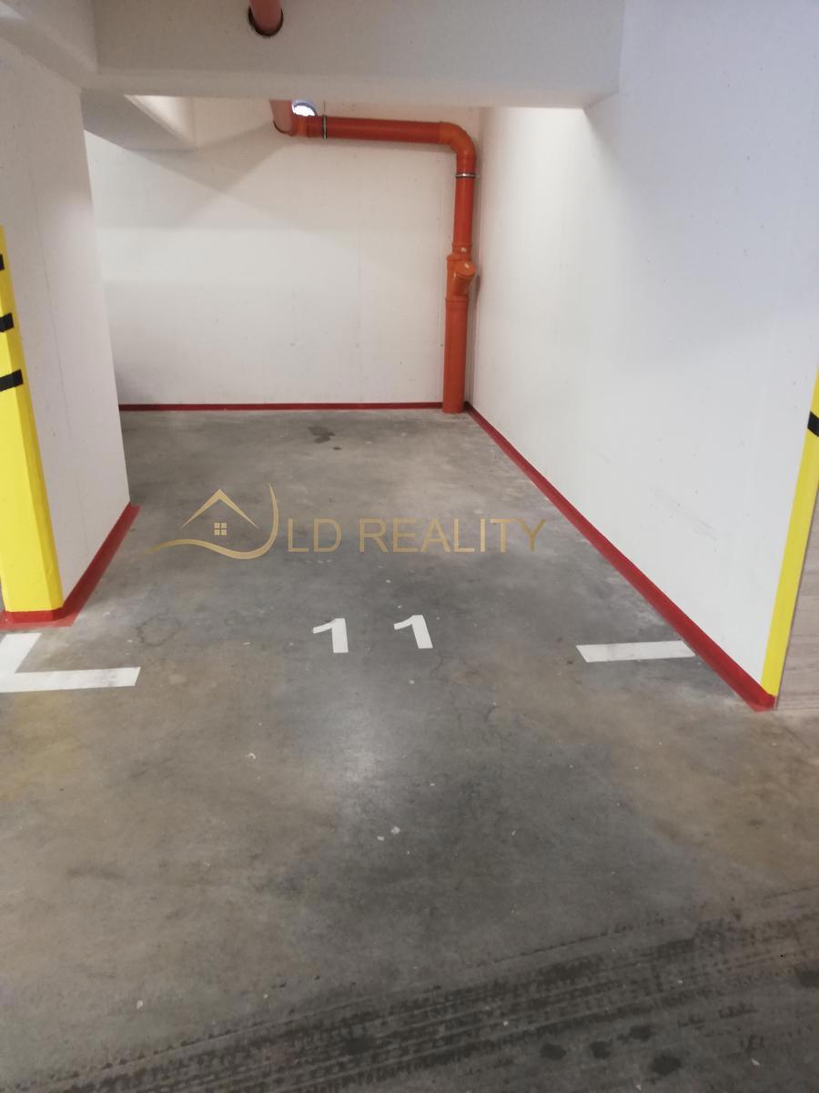 Fotografie 2 - Pronájem garáže · 12 m²