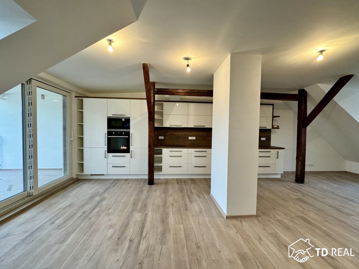Pronájem bytu · 3+kk · 97 m²