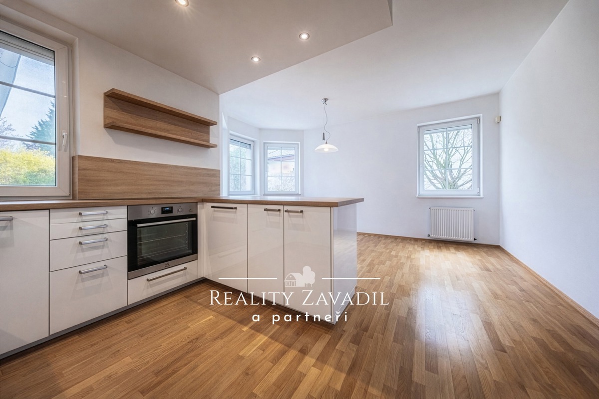Fotografie 3 - Pronájem domu · Rodinný · 271 m² · 6 pokojů