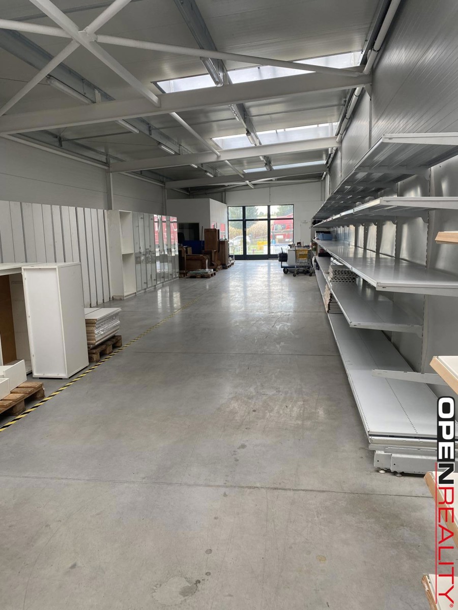 Bất động sản thương mại cho thuê · 277 m²
