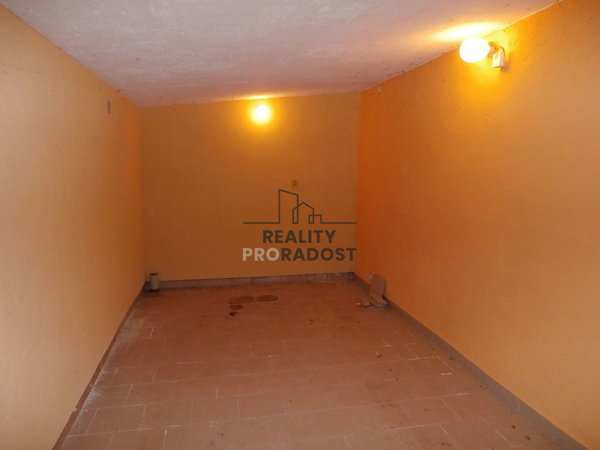 Fotografie 4 - Pronájem garáže · 18 m²