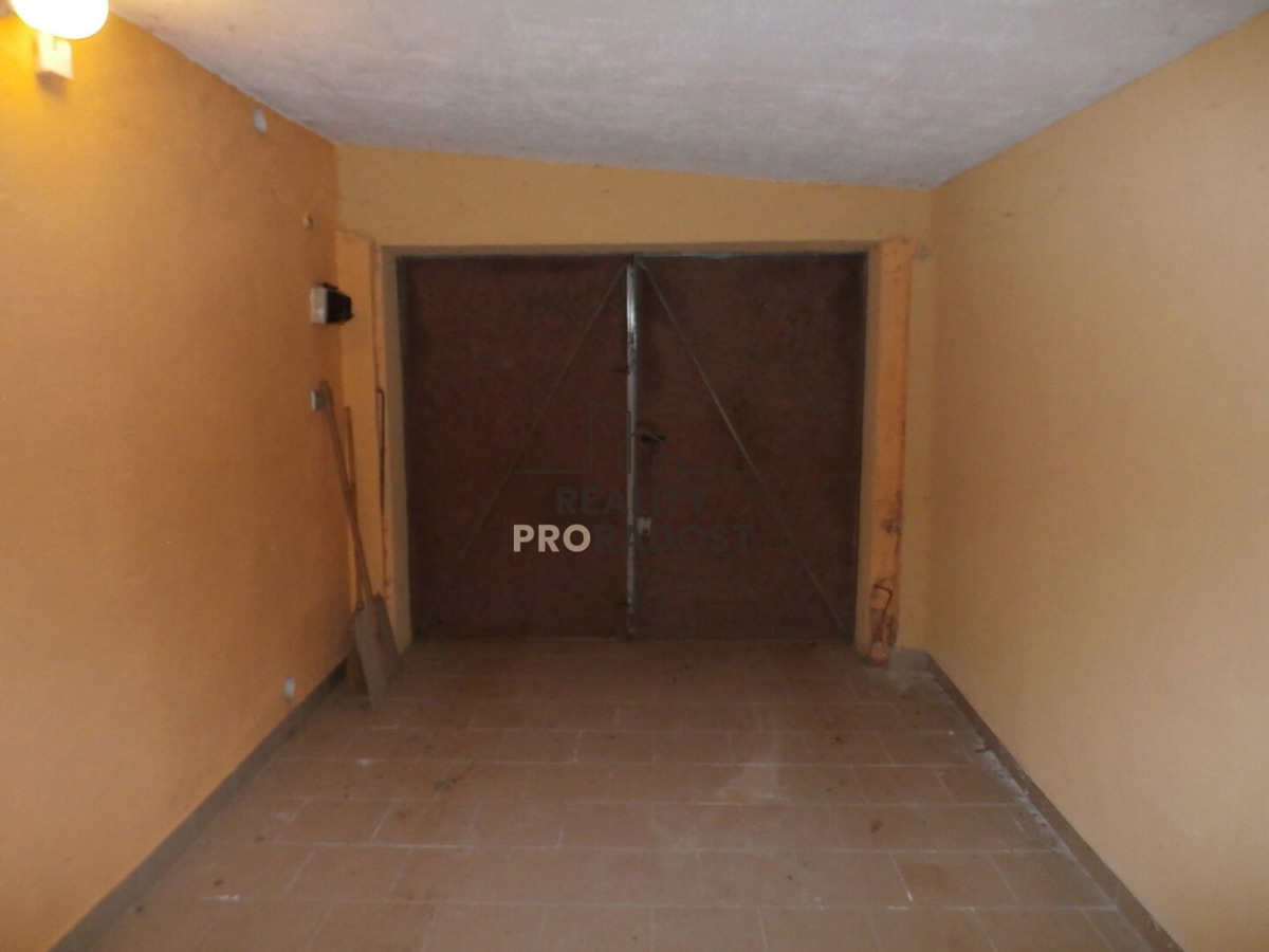 Fotografie 2 - Pronájem garáže · 18 m²