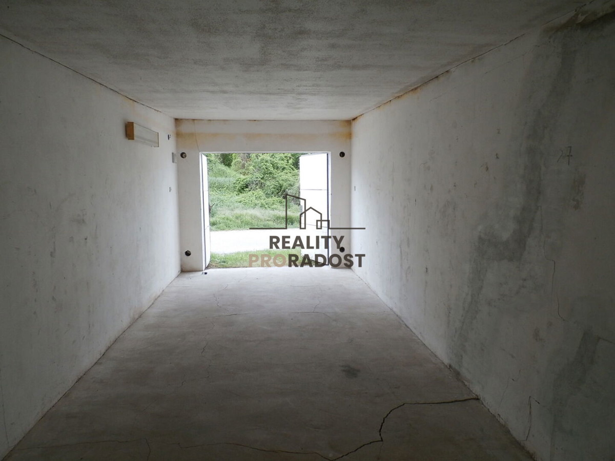 Fotografie 3 - Pronájem garáže · 31 m²