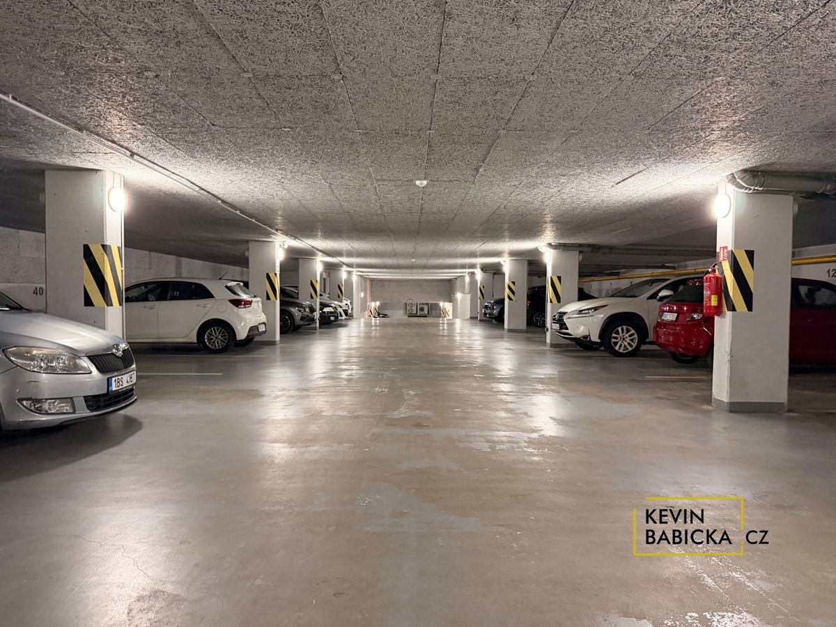 Fotografie 4 - Pronájem garáže · 13 m²