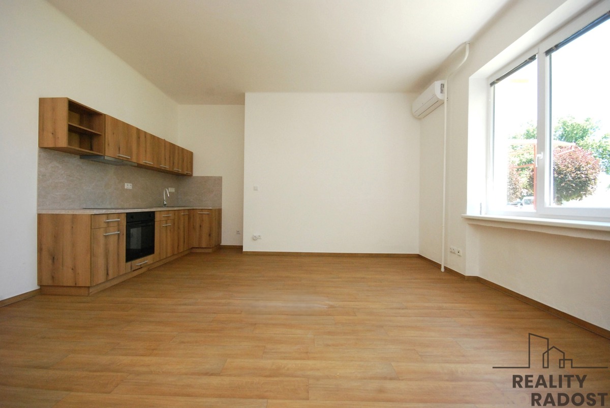 Fotografie 2 - Pronájem bytu · 2+kk · 44 m²