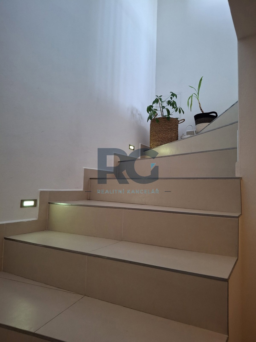 Fotografie 2 - Pronájem bytu · 2+kk · 70 m²